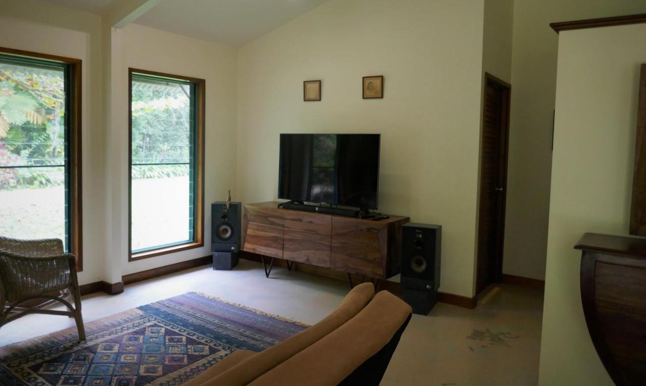 Вілла Fanpalm Creek Hideaway Diwan Екстер'єр фото